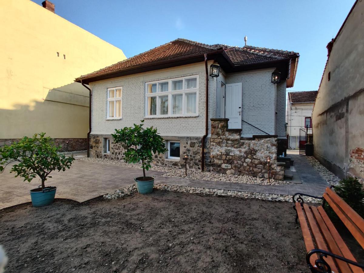 Vila Orient Hunedoara Exterior foto